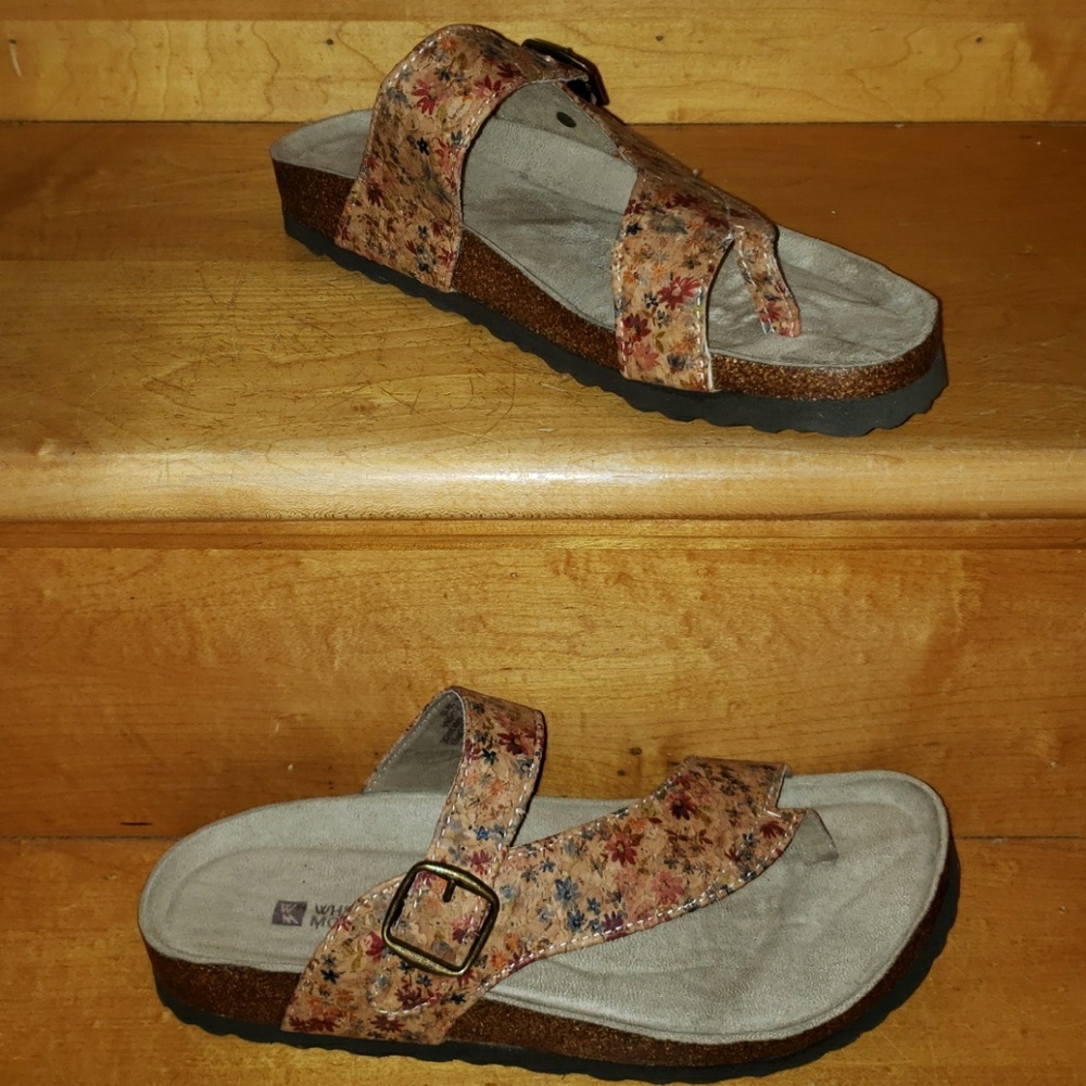 White Mountain sandals